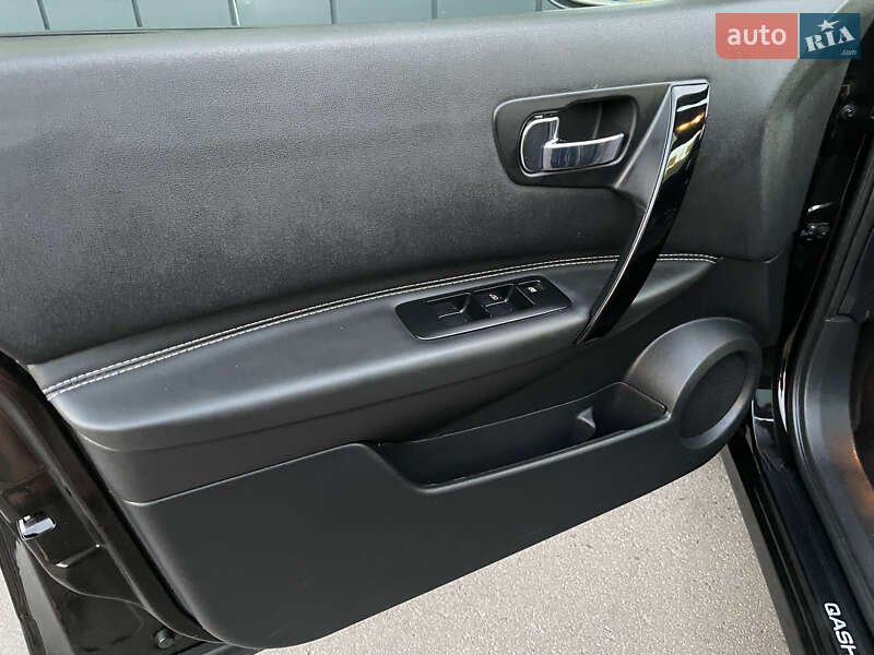 Позашляховик / Кросовер Nissan Qashqai 2013 в Рівному