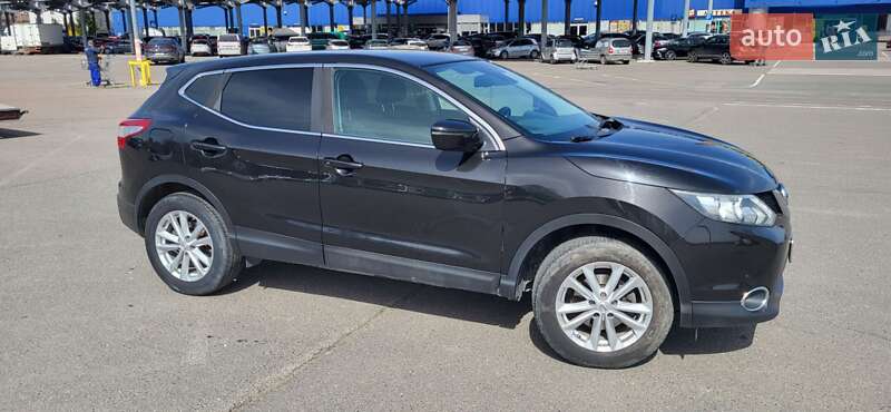 Позашляховик / Кросовер Nissan Qashqai 2016 в Львові