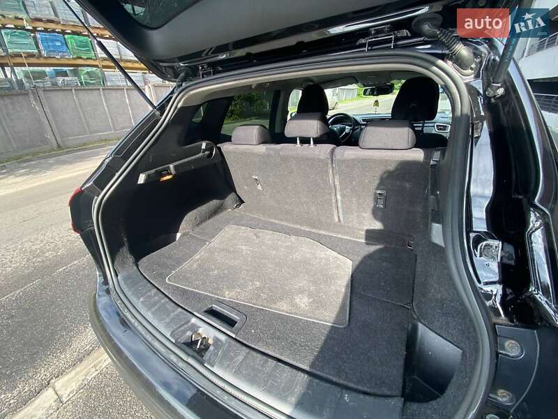 Позашляховик / Кросовер Nissan Qashqai 2016 в Львові