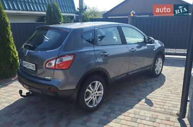 Внедорожник / Кроссовер Nissan Qashqai 2010 в 