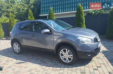 Внедорожник / Кроссовер Nissan Qashqai 2010 в 