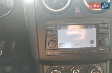 Внедорожник / Кроссовер Nissan Qashqai 2010 в 