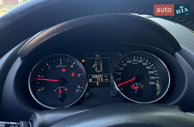 Позашляховик / Кросовер Nissan Qashqai 2011 в 