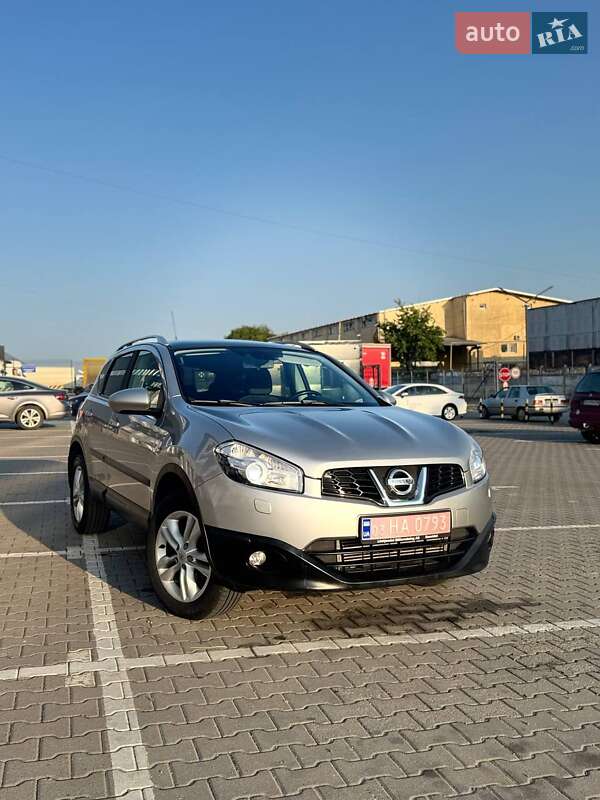 Внедорожник / Кроссовер Nissan Qashqai 2012 в Волочиске