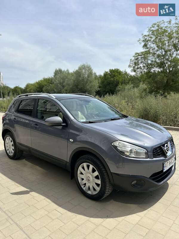 Позашляховик / Кросовер Nissan Qashqai 2010 в Івано-Франківську