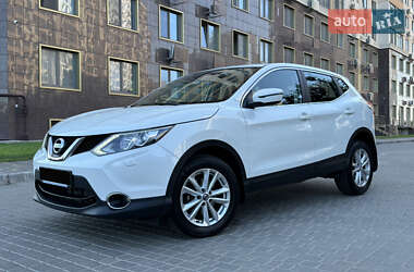 Позашляховик / Кросовер Nissan Qashqai 2015 в 