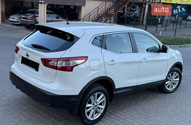 Позашляховик / Кросовер Nissan Qashqai 2015 в 