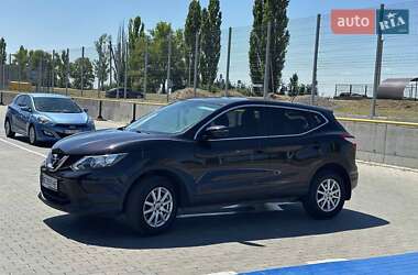 Позашляховик / Кросовер Nissan Qashqai 2017 в Первомайську