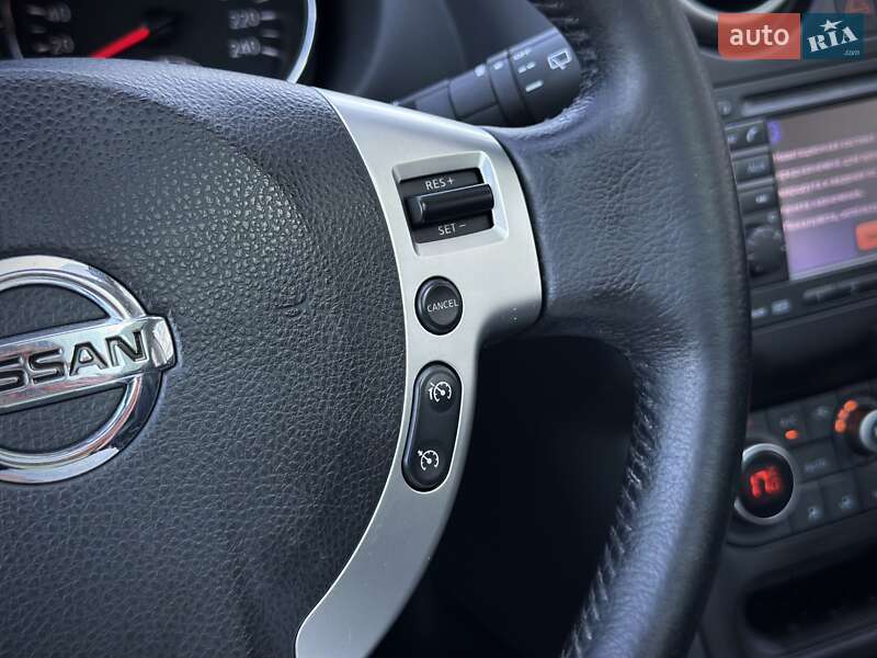 Позашляховик / Кросовер Nissan Qashqai 2013 в Сумах