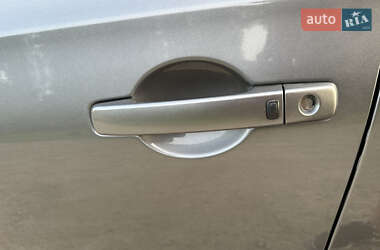 Позашляховик / Кросовер Nissan Qashqai 2013 в 