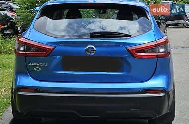 Позашляховик / Кросовер Nissan Qashqai 2017 в 