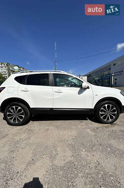 Позашляховик / Кросовер Nissan Qashqai 2012 в 