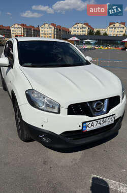 Внедорожник / Кроссовер Nissan Qashqai 2012 в 