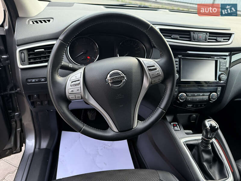 Внедорожник / Кроссовер Nissan Qashqai 2015 в Луцке