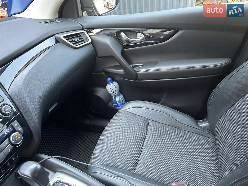 Внедорожник / Кроссовер Nissan Qashqai 2016 в Конотопе