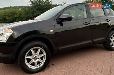 Внедорожник / Кроссовер Nissan Qashqai 2009 в 