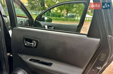 Внедорожник / Кроссовер Nissan Qashqai 2009 в 