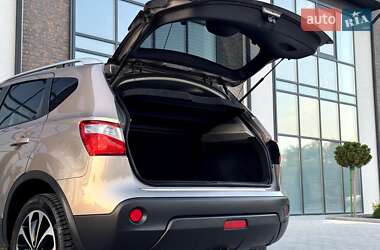 Внедорожник / Кроссовер Nissan Qashqai 2012 в 