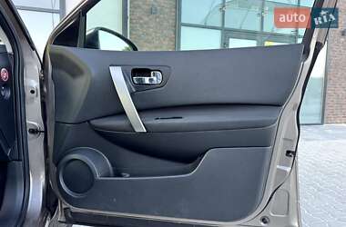 Внедорожник / Кроссовер Nissan Qashqai 2012 в 