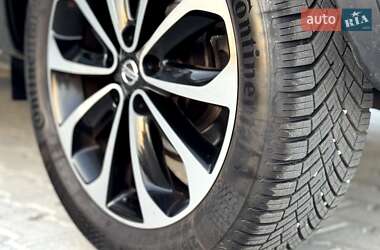 Внедорожник / Кроссовер Nissan Qashqai 2012 в 