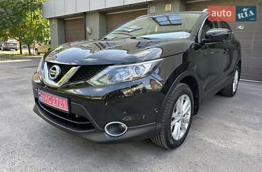 Внедорожник / Кроссовер Nissan Qashqai 2015 в Ровно