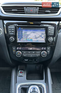 Внедорожник / Кроссовер Nissan Qashqai 2015 в 