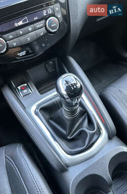 Внедорожник / Кроссовер Nissan Qashqai 2015 в 