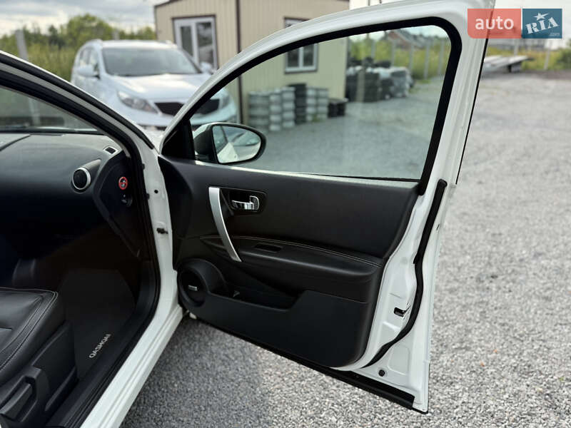 Внедорожник / Кроссовер Nissan Qashqai 2012 в Ровно