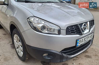 Внедорожник / Кроссовер Nissan Qashqai 2010 в 