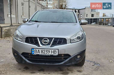 Внедорожник / Кроссовер Nissan Qashqai 2010 в 