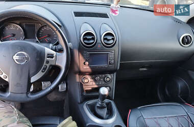 Внедорожник / Кроссовер Nissan Qashqai 2010 в 