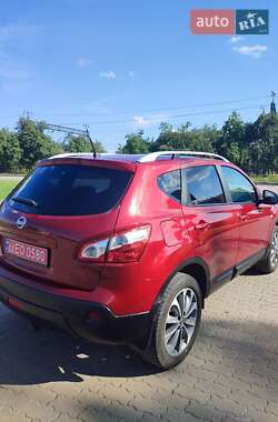 Внедорожник / Кроссовер Nissan Qashqai 2013 в 