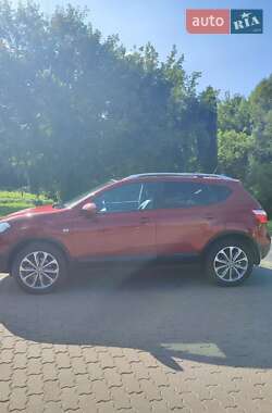 Внедорожник / Кроссовер Nissan Qashqai 2013 в 