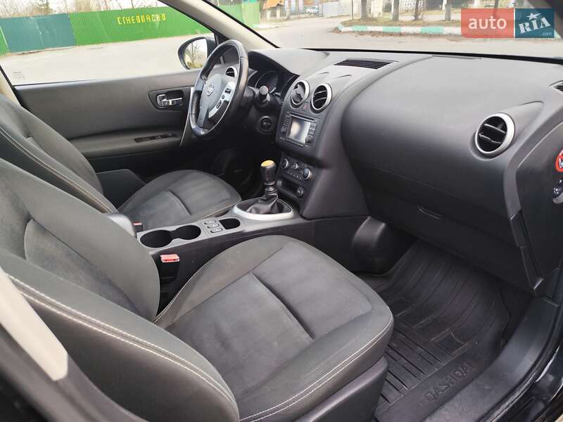 Позашляховик / Кросовер Nissan Qashqai 2011 в Звягелі