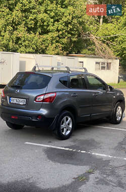 Внедорожник / Кроссовер Nissan Qashqai 2012 в 