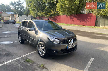 Внедорожник / Кроссовер Nissan Qashqai 2012 в 