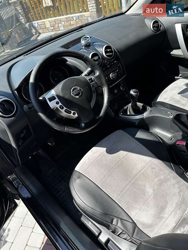 Позашляховик / Кросовер Nissan Qashqai 2009 в Зборові