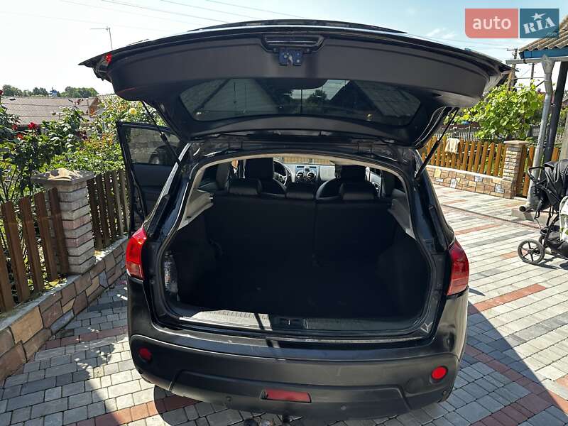 Позашляховик / Кросовер Nissan Qashqai 2009 в Зборові