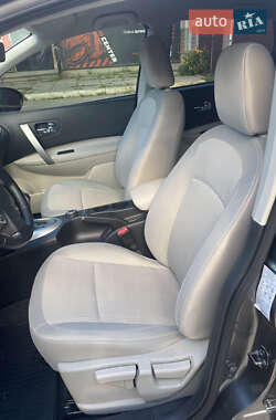 Внедорожник / Кроссовер Nissan Qashqai 2012 в 