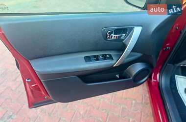 Внедорожник / Кроссовер Nissan Qashqai 2012 в 