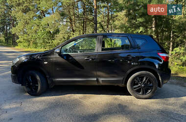 Внедорожник / Кроссовер Nissan Qashqai 2010 в 