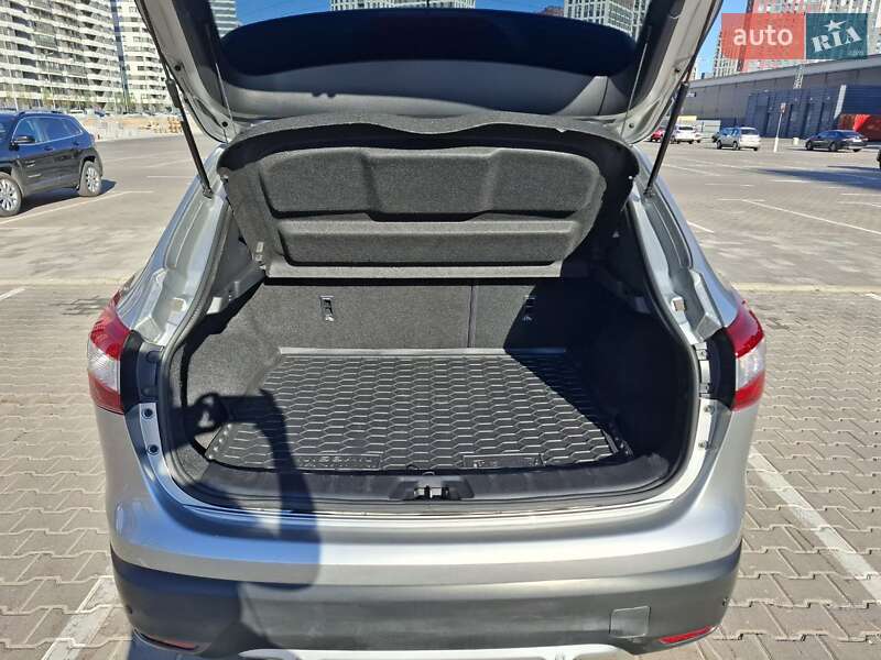 Внедорожник / Кроссовер Nissan Qashqai 2017 в Киеве