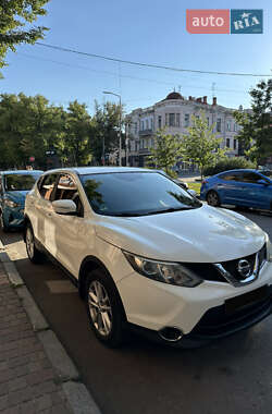 Внедорожник / Кроссовер Nissan Qashqai 2014 в Полтаве