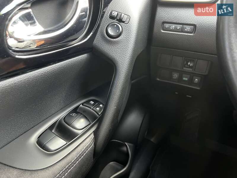 Внедорожник / Кроссовер Nissan Qashqai 2016 в Днепре