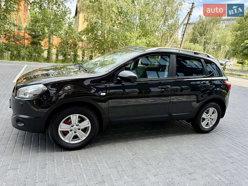 Внедорожник / Кроссовер Nissan Qashqai 2010 в Полтаве