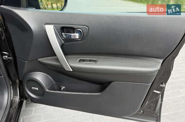 Позашляховик / Кросовер Nissan Qashqai 2010 в 