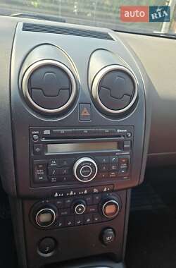 Внедорожник / Кроссовер Nissan Qashqai 2009 в 
