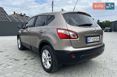 Позашляховик / Кросовер Nissan Qashqai 2011 в 