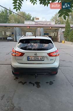 Внедорожник / Кроссовер Nissan Qashqai 2013 в 