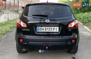 Внедорожник / Кроссовер Nissan Qashqai 2012 в 